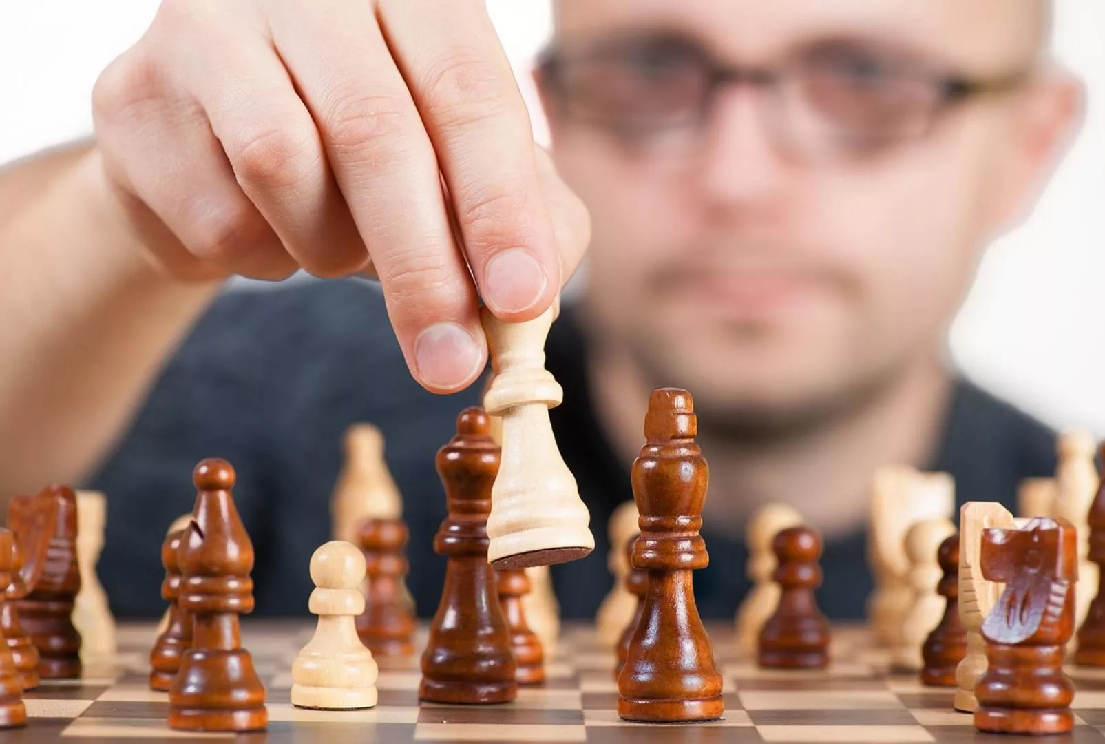 l’expert technique au stratège du marché